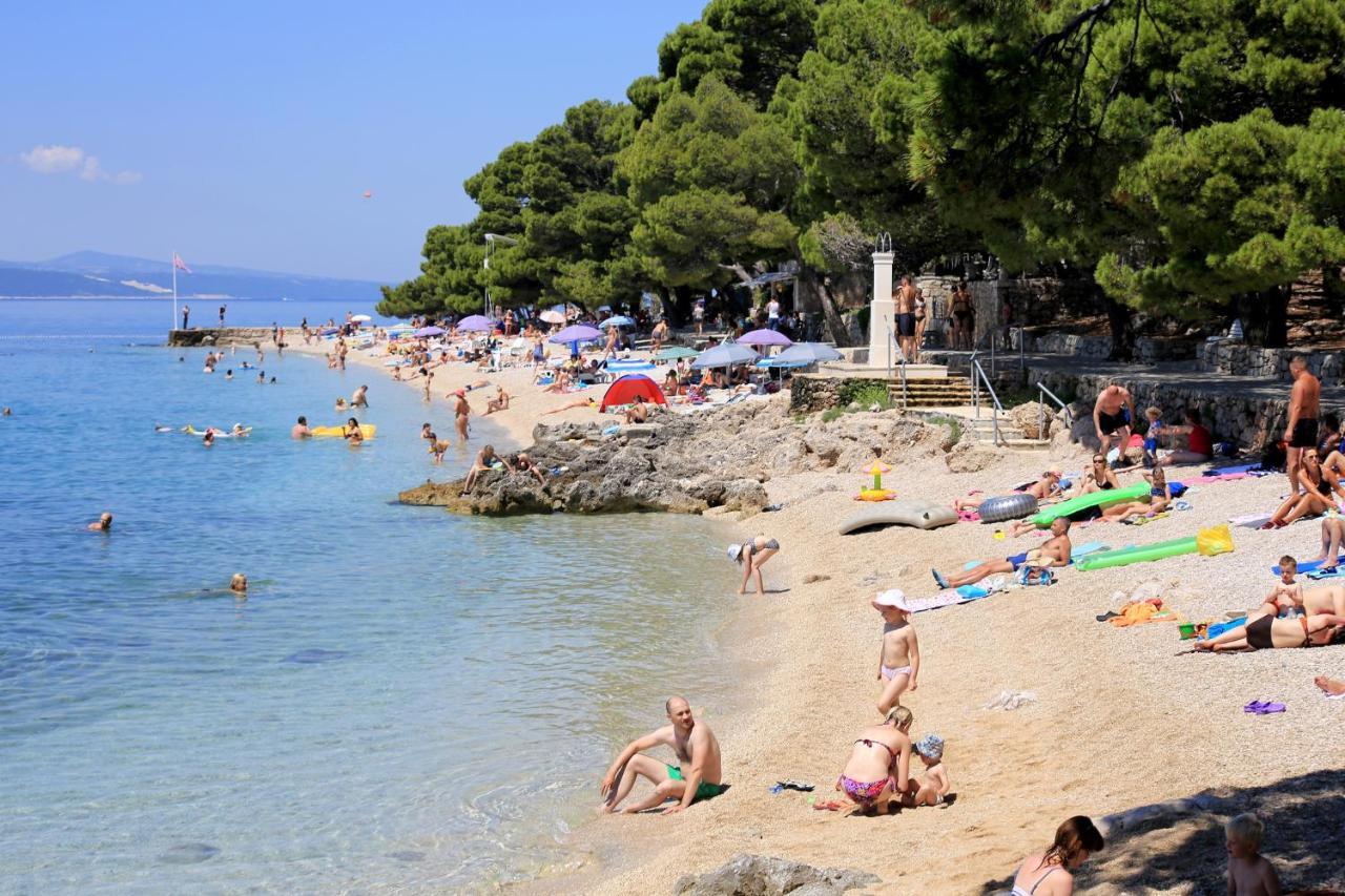Apartments By The Sea Brela, Makarska - 11821 외부 사진
