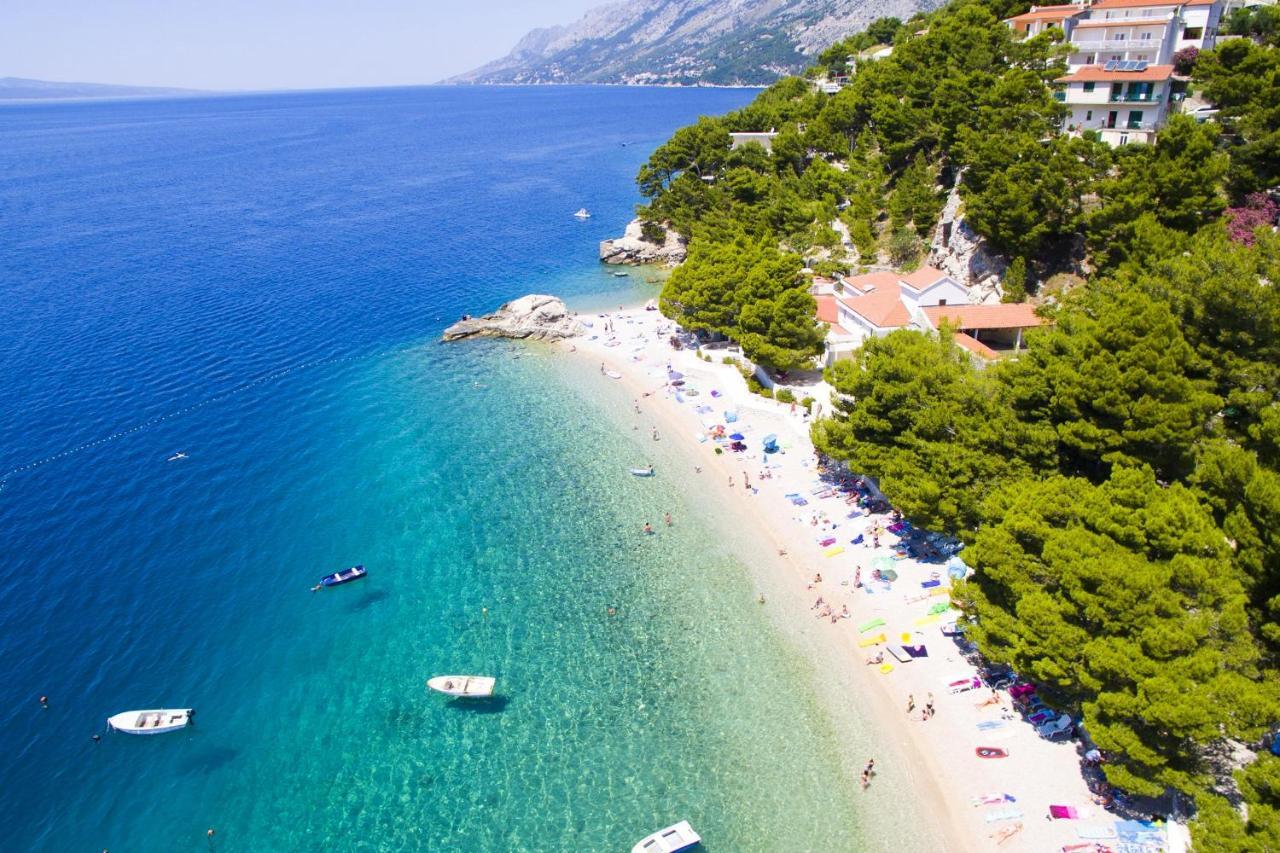 Apartments By The Sea Brela, Makarska - 11821 외부 사진