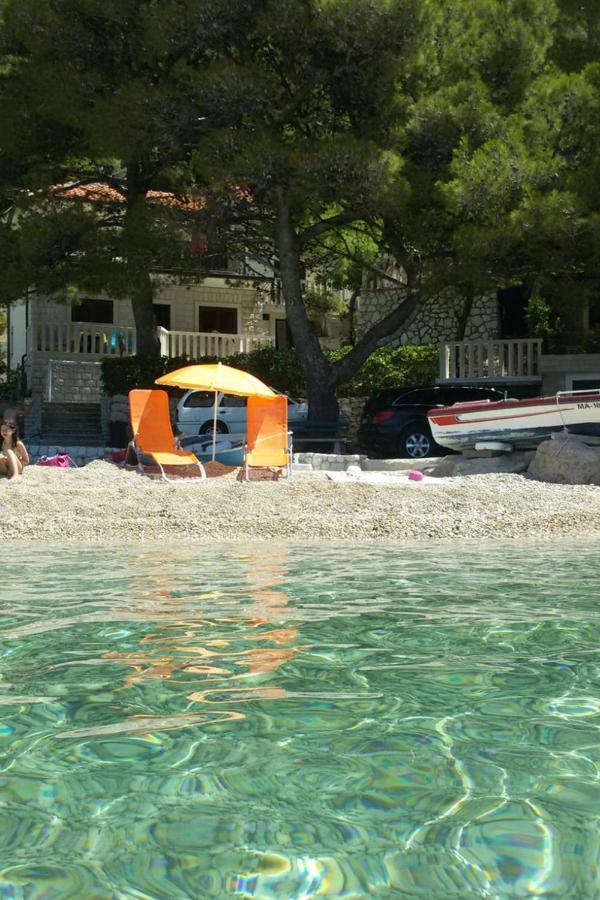Apartments By The Sea Brela, Makarska - 11821 외부 사진