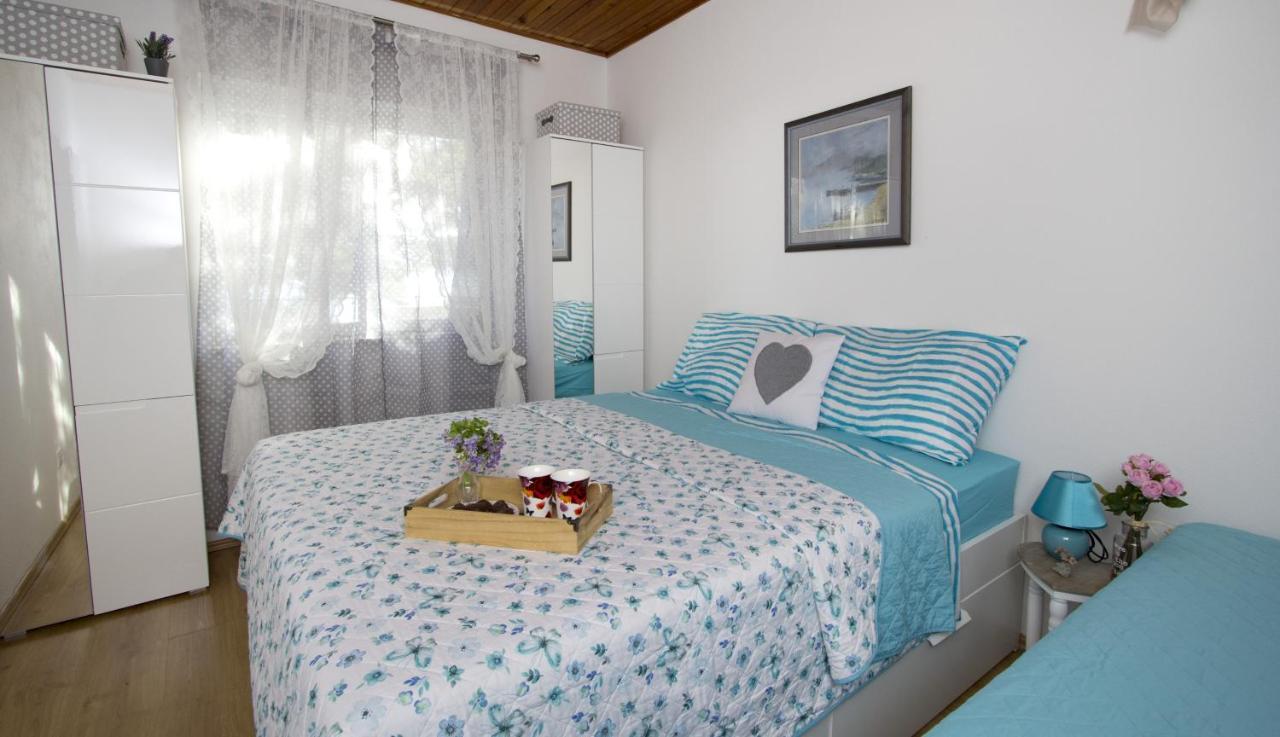 Apartments By The Sea Brela, Makarska - 11821 외부 사진