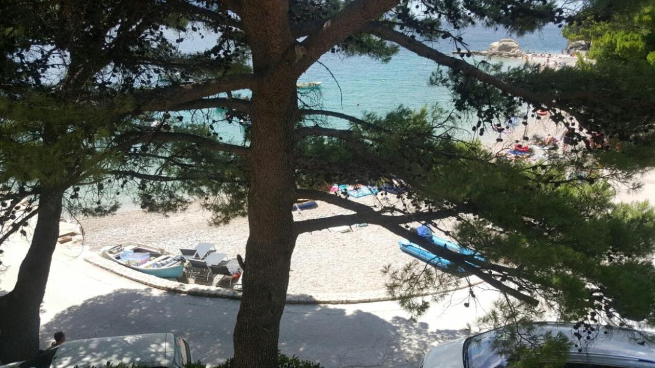 Apartments By The Sea Brela, Makarska - 11821 외부 사진