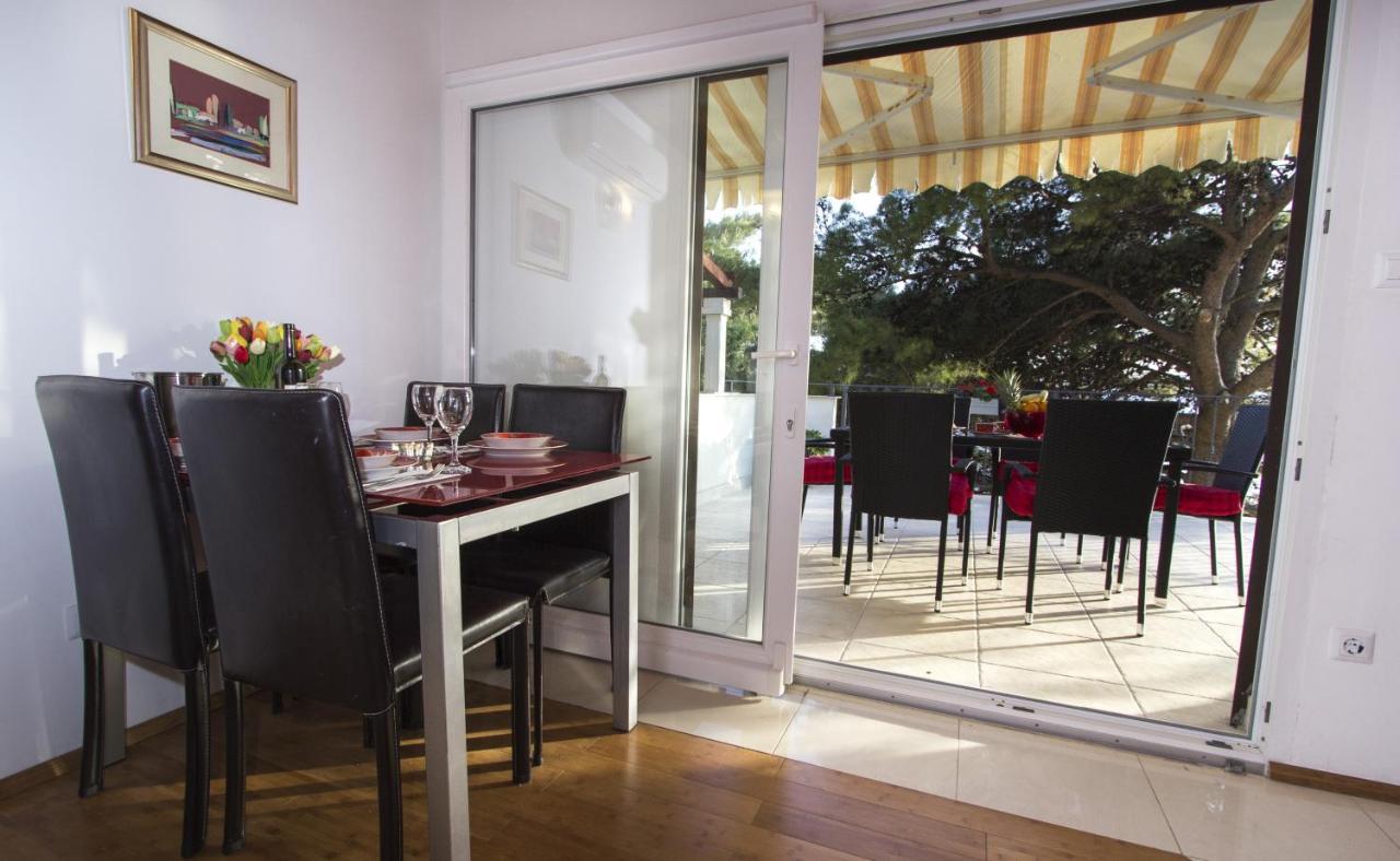 Apartments By The Sea Brela, Makarska - 11821 외부 사진