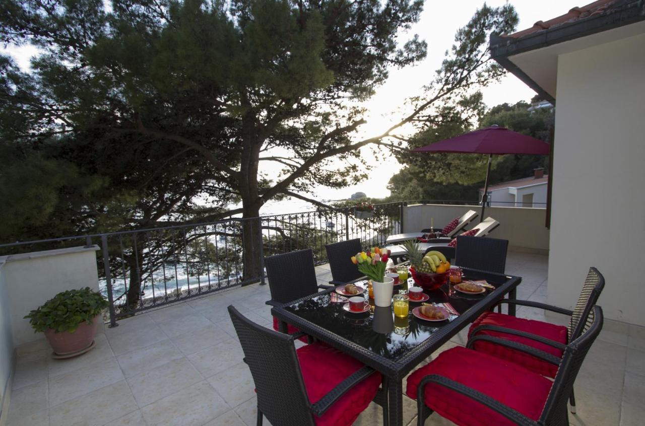 Apartments By The Sea Brela, Makarska - 11821 외부 사진