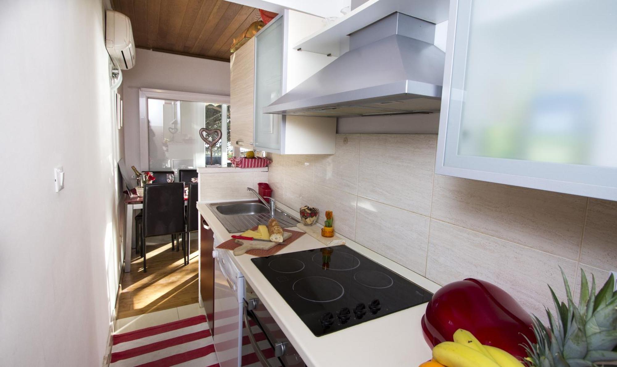 Apartments By The Sea Brela, Makarska - 11821 객실 사진